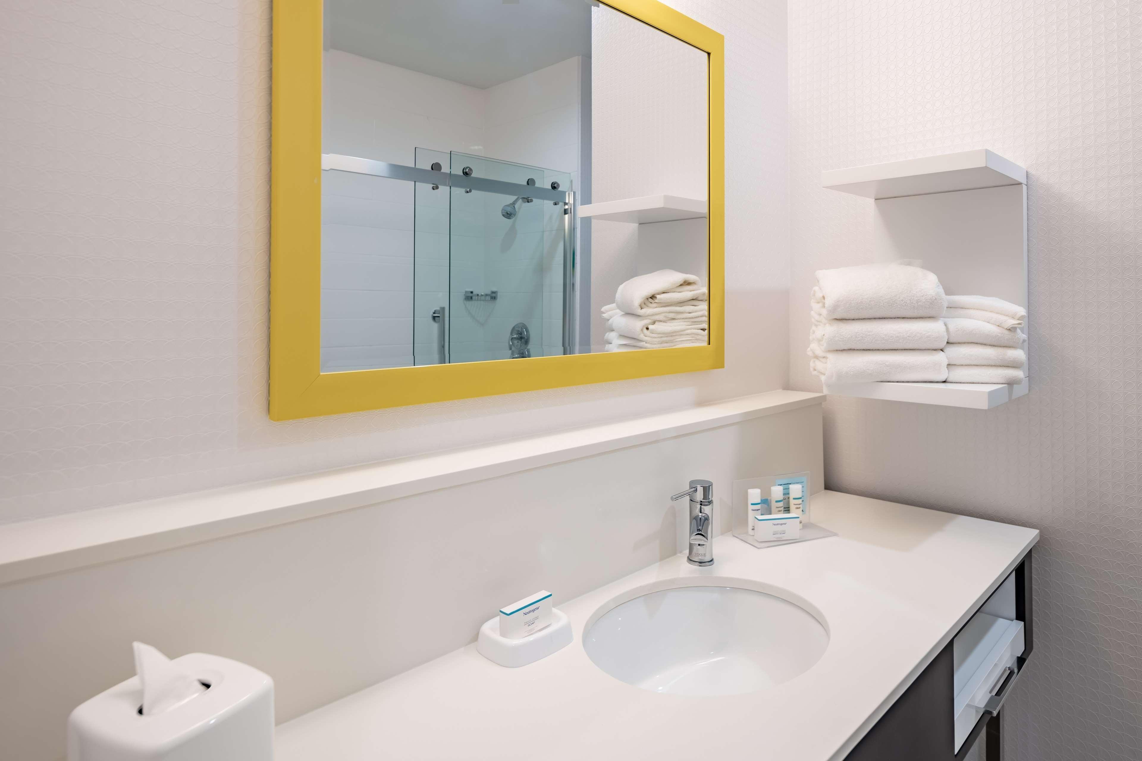 Hampton & Dallas/plano Hotel 3*