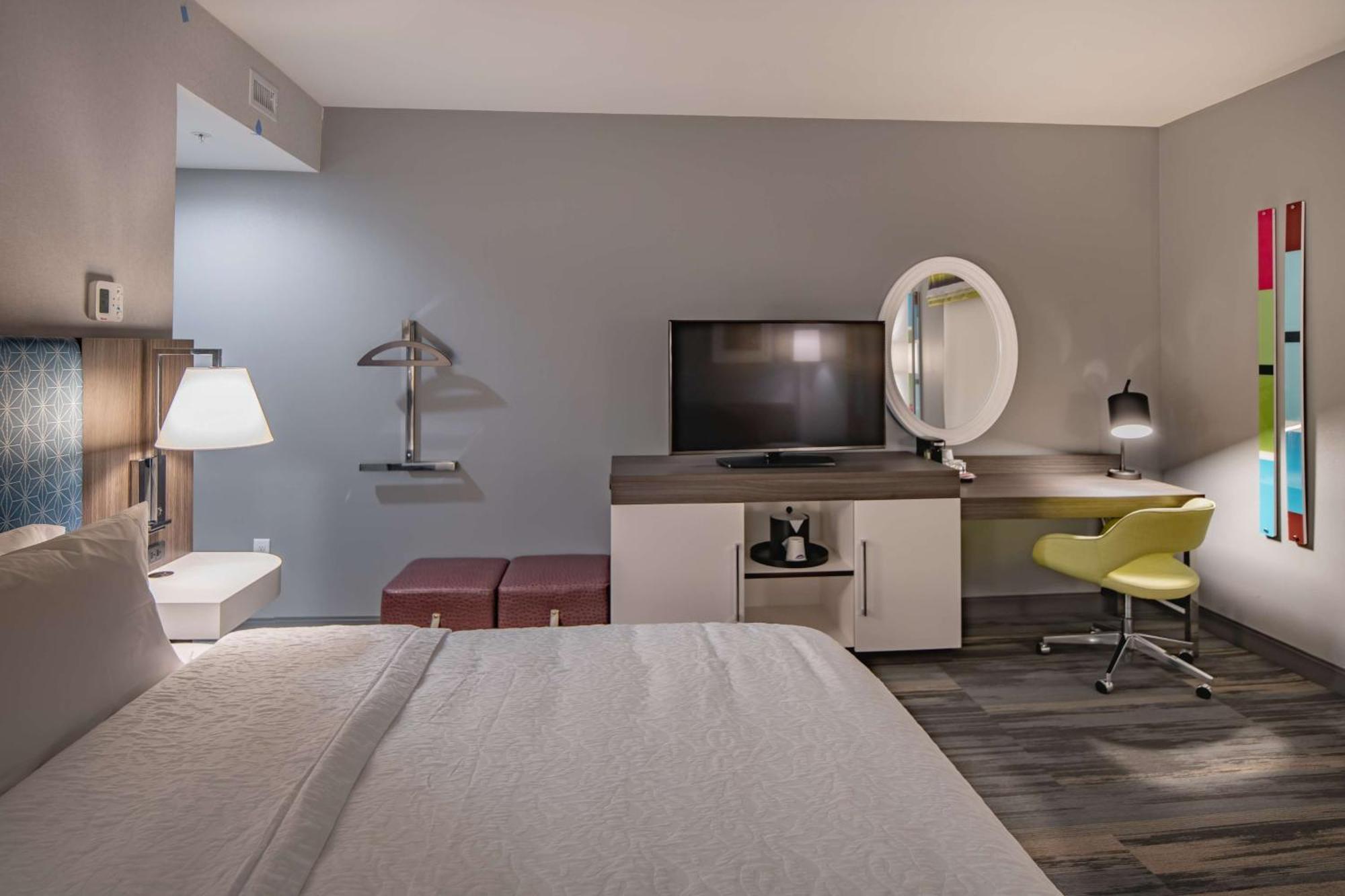 Hampton & Dallas/plano Hotel