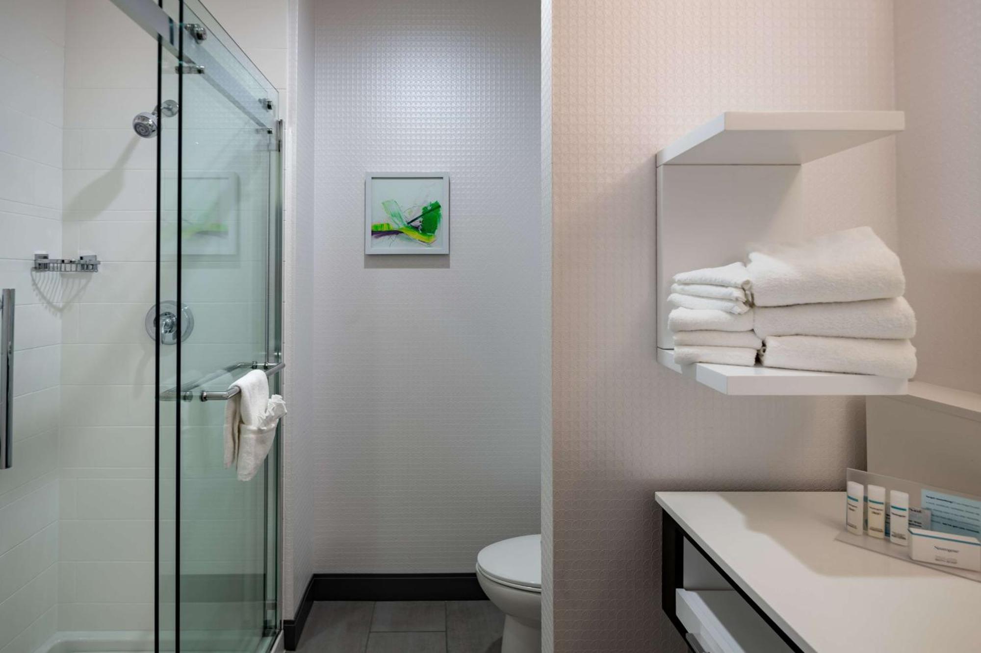 Hampton & Dallas/plano Hotel 3*