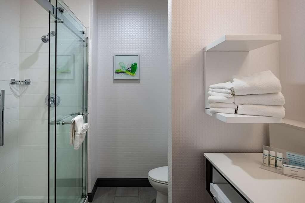 Hampton & Dallas/plano Hotel 3*