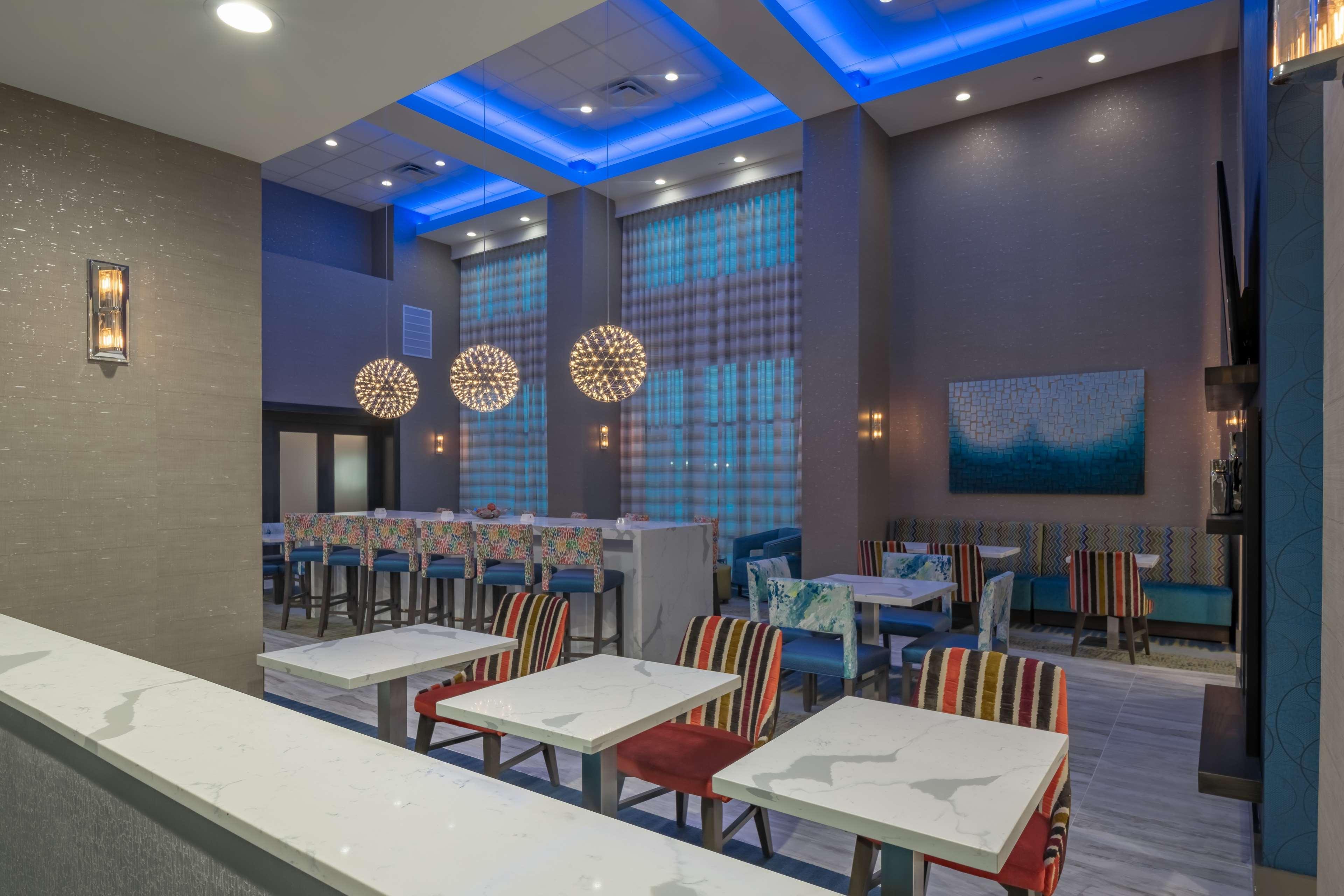 Hampton & Dallas/plano Hotel 3*