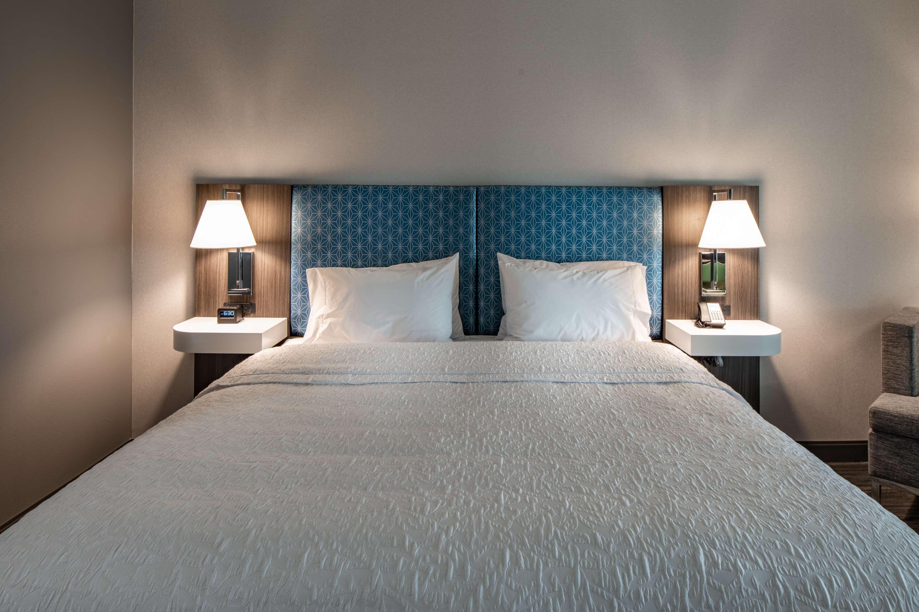 Hampton & Dallas/plano Hotel 3*