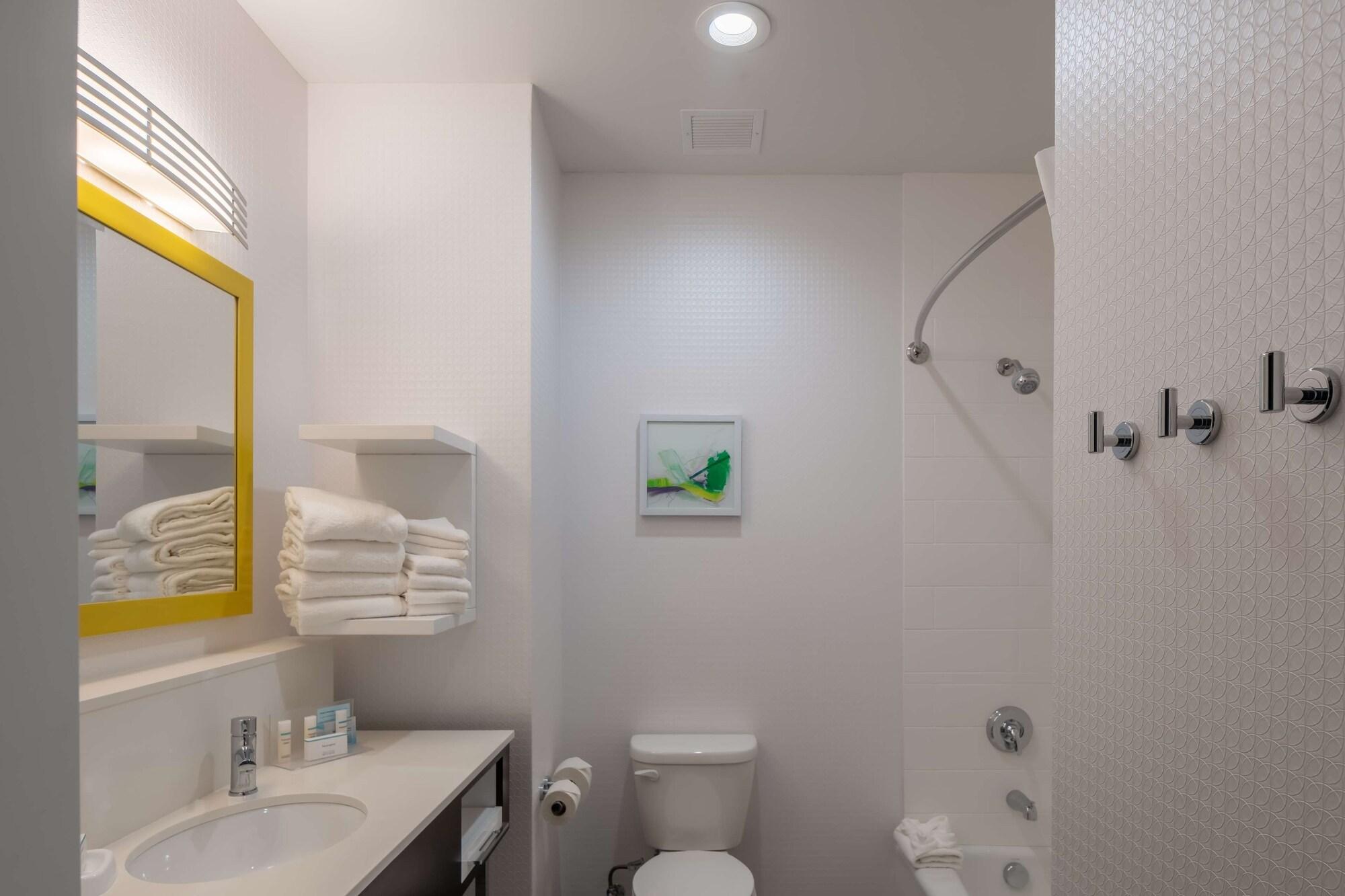 Hampton & Dallas/plano Hotel 3*