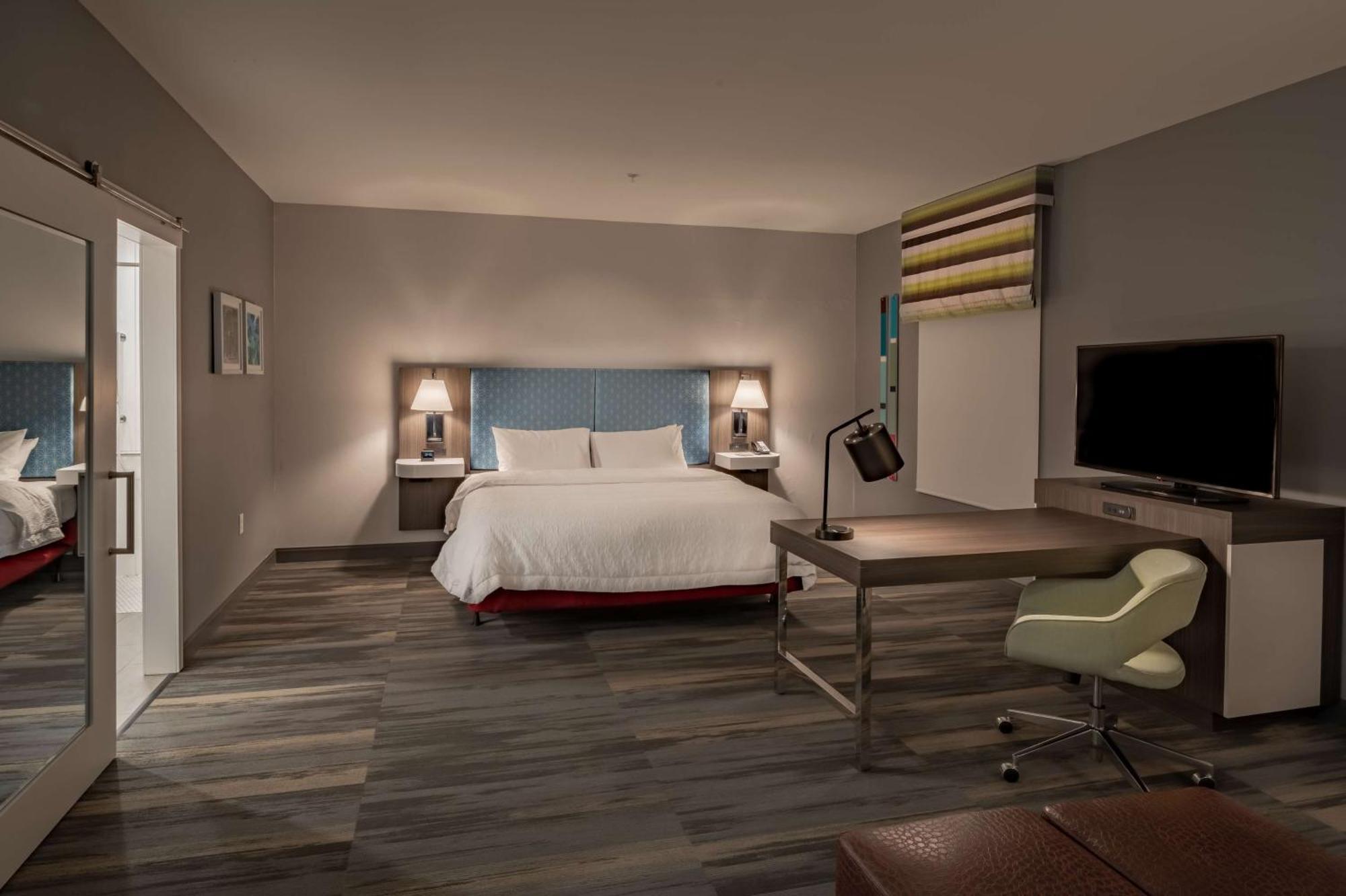 Hampton & Dallas/plano Hotel Plano