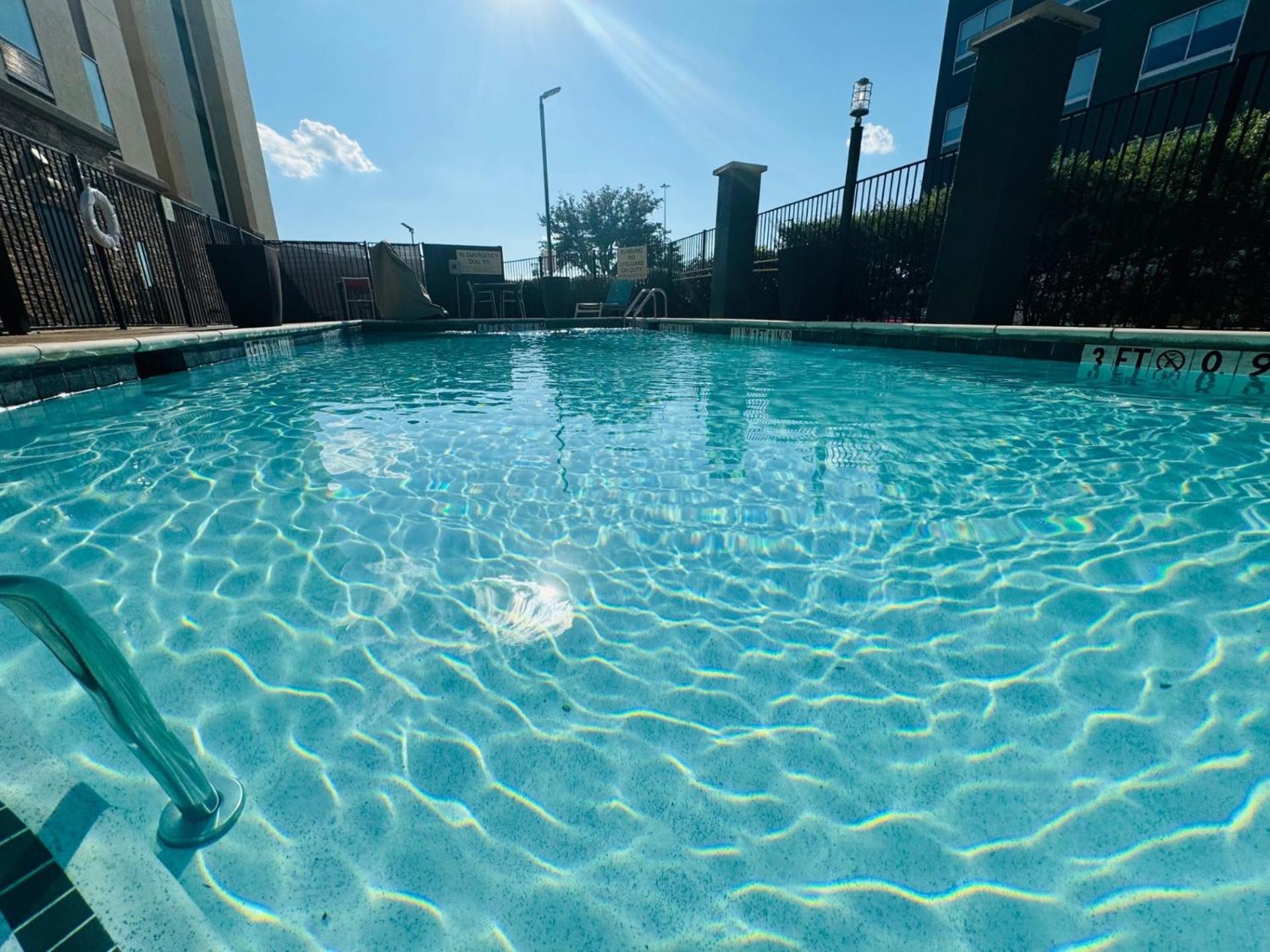 Hampton & Dallas/plano Hotel 3*